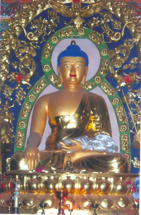 Main Buddha statue of Tsunda Monastery